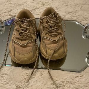 Kids Lightweight Tan Sneakers - Casual Comfort